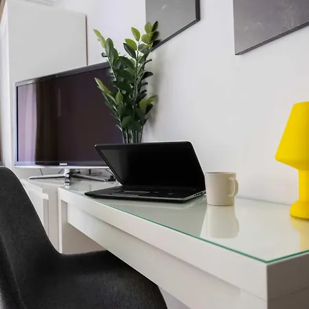 Functional Next To The Pole Mokotowskie, Workspace & Smart Tv By Renters Apartament Warszawa